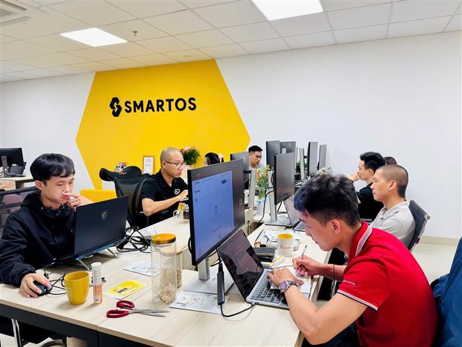 Doanh nghiệp công nghệ tư nhân được xem là lực lượng trung tâm trong hệ sinh thái đổi mới sáng tạo. (Ảnh: TTXVN) Media
